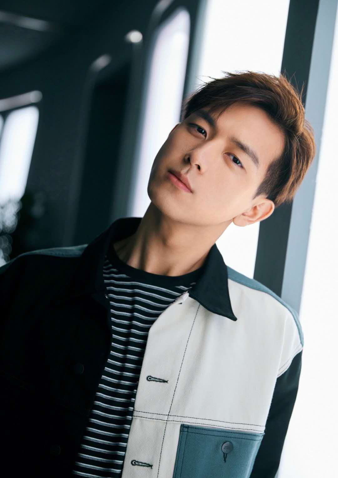 1581588411548999.jpg 李现4.jpg