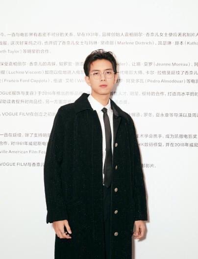 1581684948928540.jpg 李现0.jpg